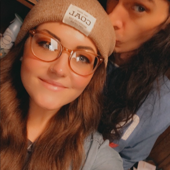 Meet your Posher, Taylor - Picture 1 of 1